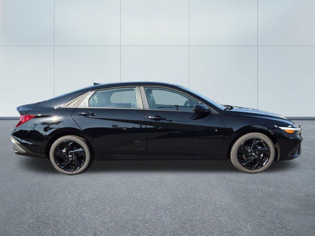 New 2026 Black Hyundai SEL Sport Plus image 7