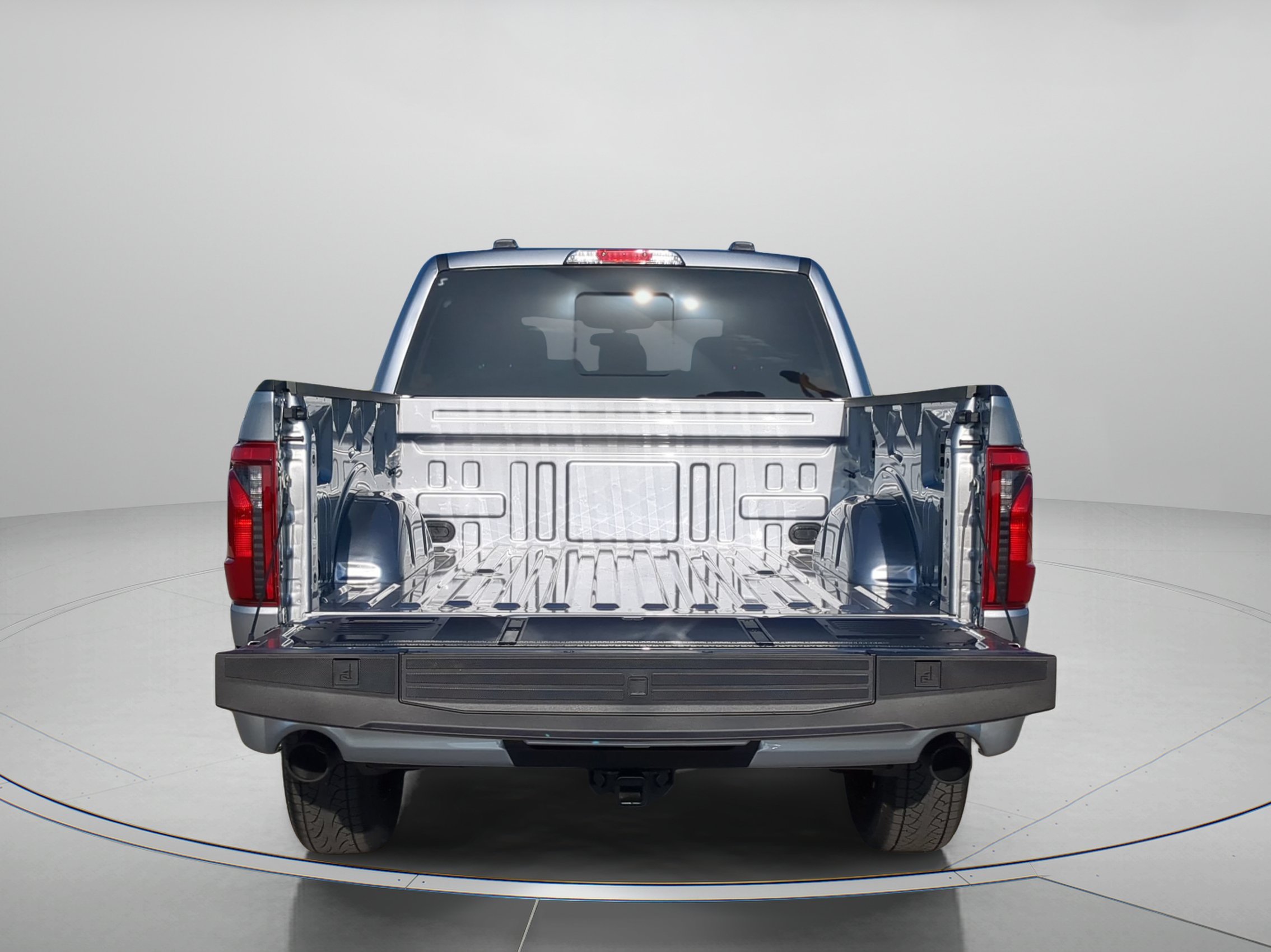 New 2026 Iconic Silver Metallic Ford XLT image 43