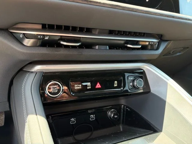Used 2025 White Audi  image 8