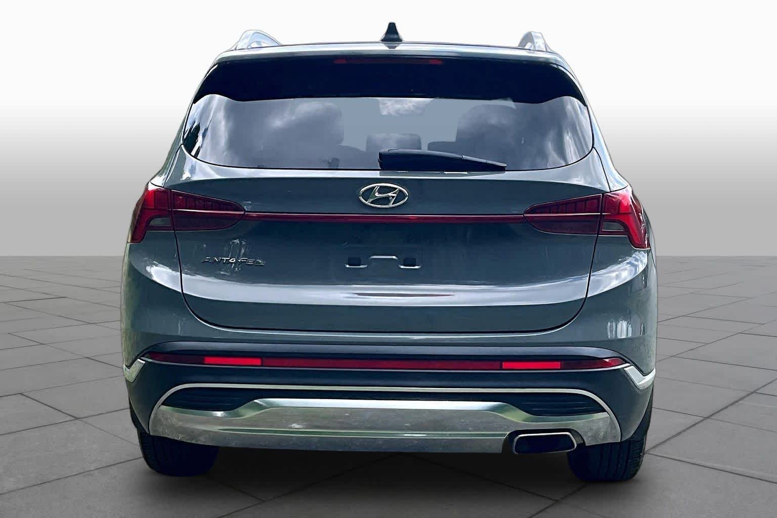 Used 2023 Hampton Gray Hyundai SEL image 5