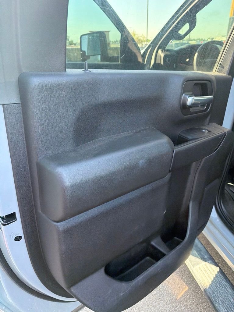 Used 2025 Gray Chevrolet Custom image 38