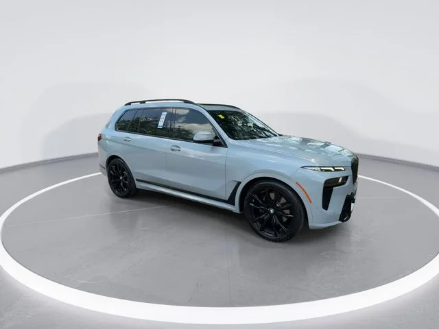 Used 2024 Gray BMW xDrive40i image 2