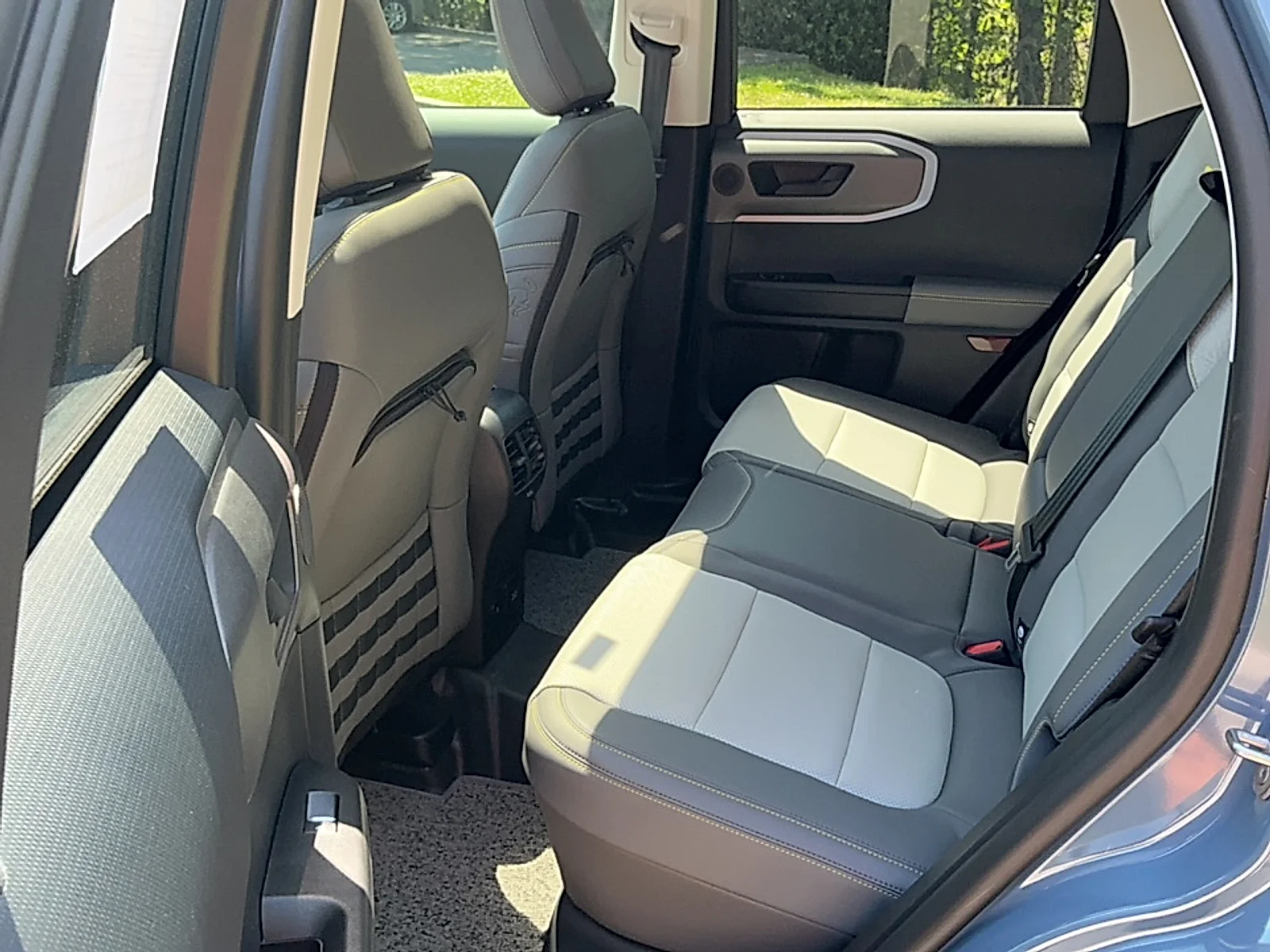 Used 2025 Azure Gray Metallic Tri-Coat Ford Badlands image 15
