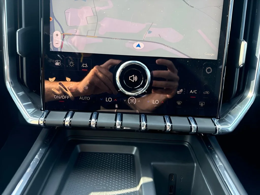 New 2027 Summit White GMC Elevation image 23