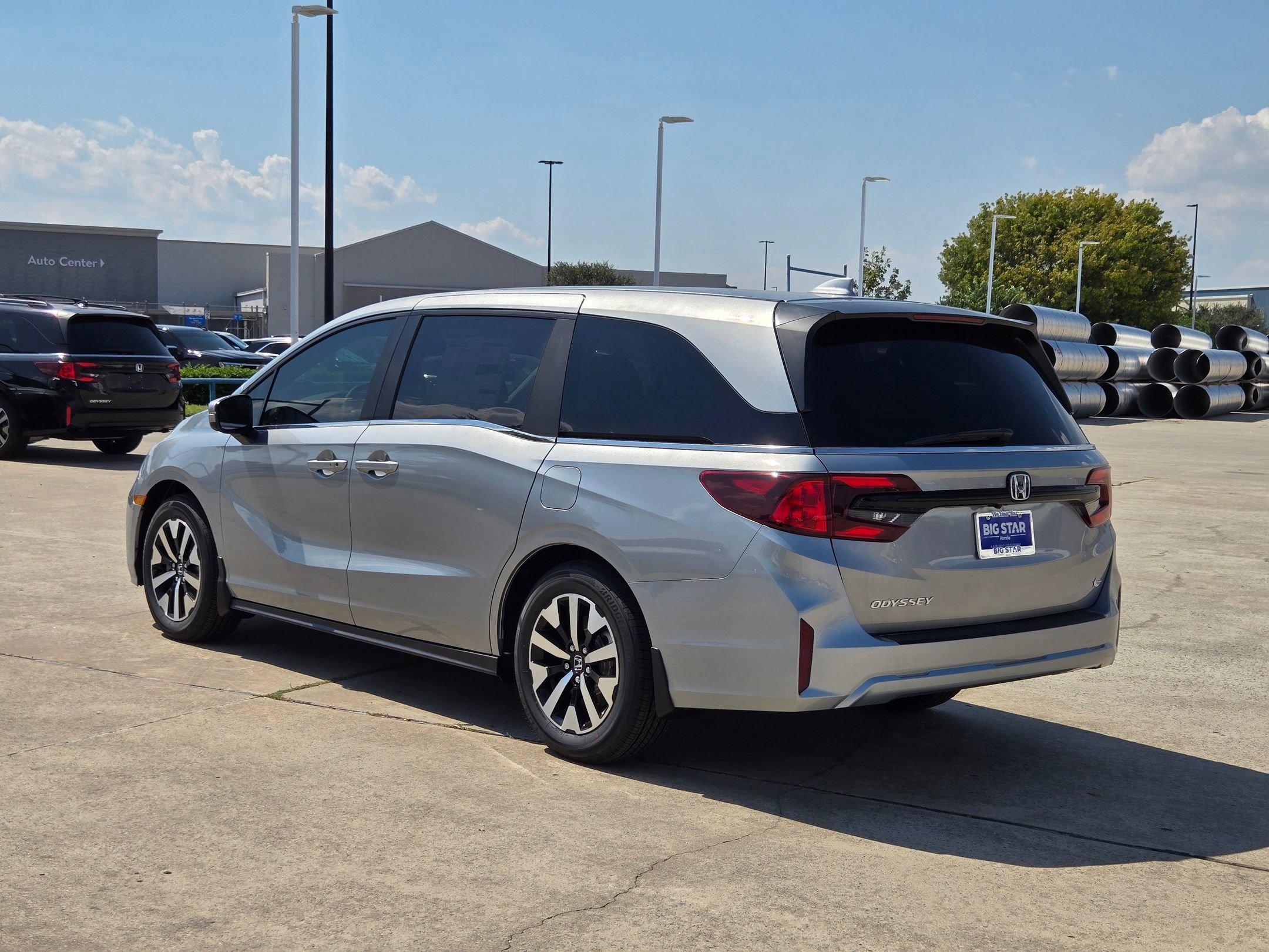 New 2026 Solar Silver Metallic Honda EX-L image 7