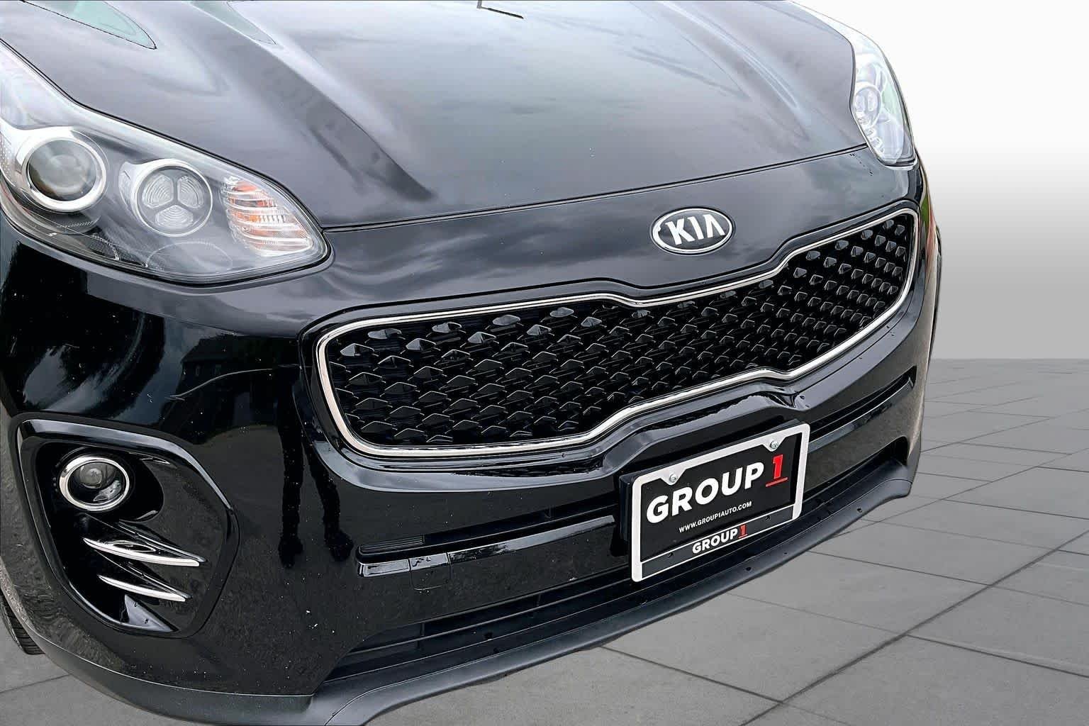 Used 2019 Black Cherry Kia EX image 30