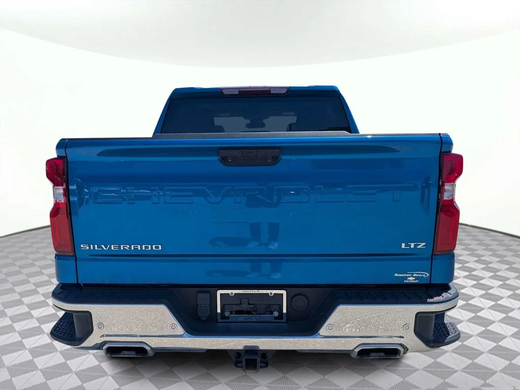 Used 2024 Blue Chevrolet LTZ image 5