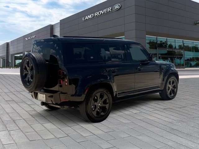 Used 2024 Black Land Rover X-Dynamic SE image 5