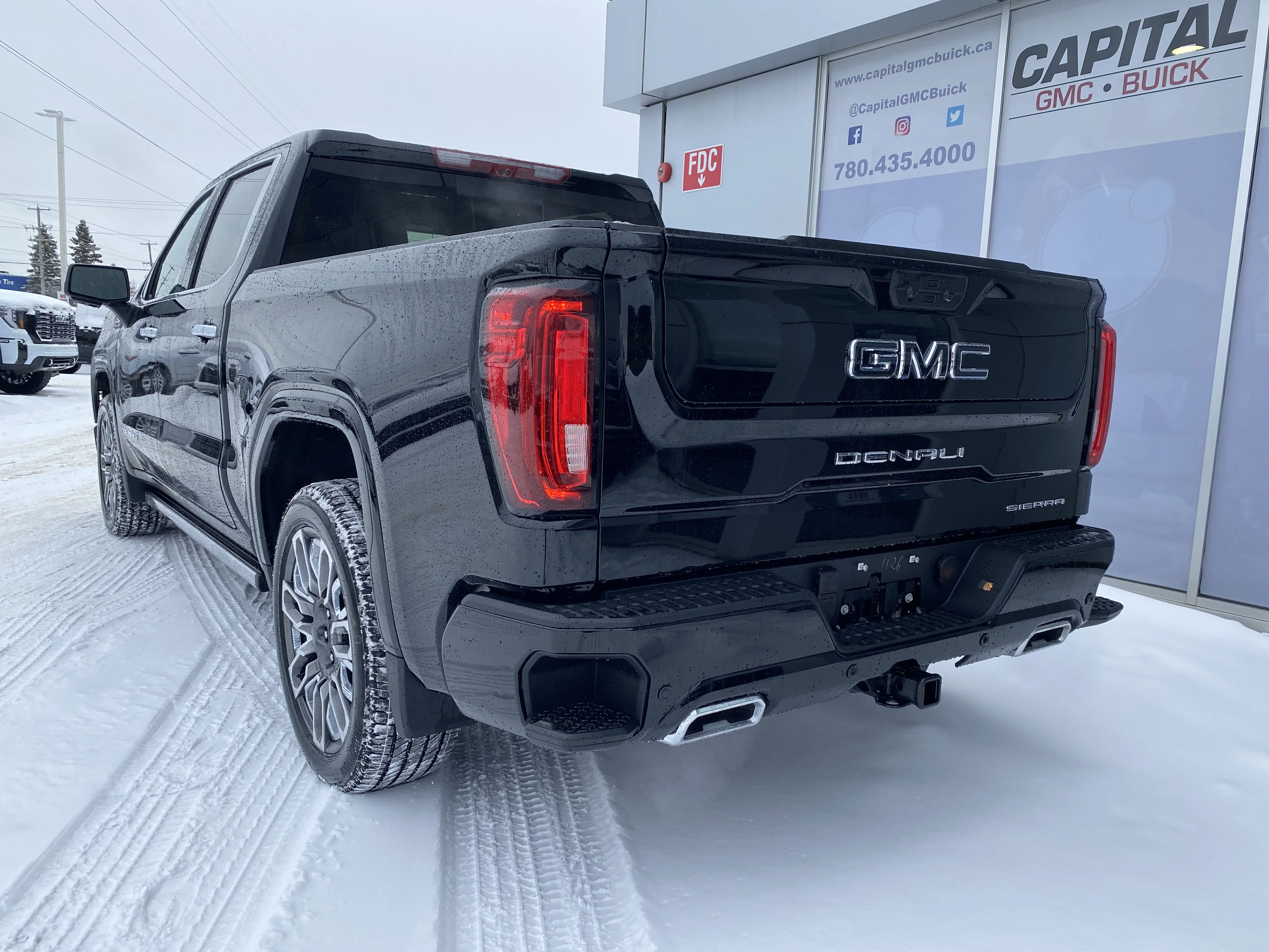 New 2026 ONYX BLACK GMC Denali Ultimate image 4