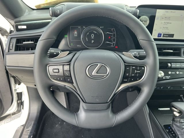 Used 2024 White Lexus 300h image 14