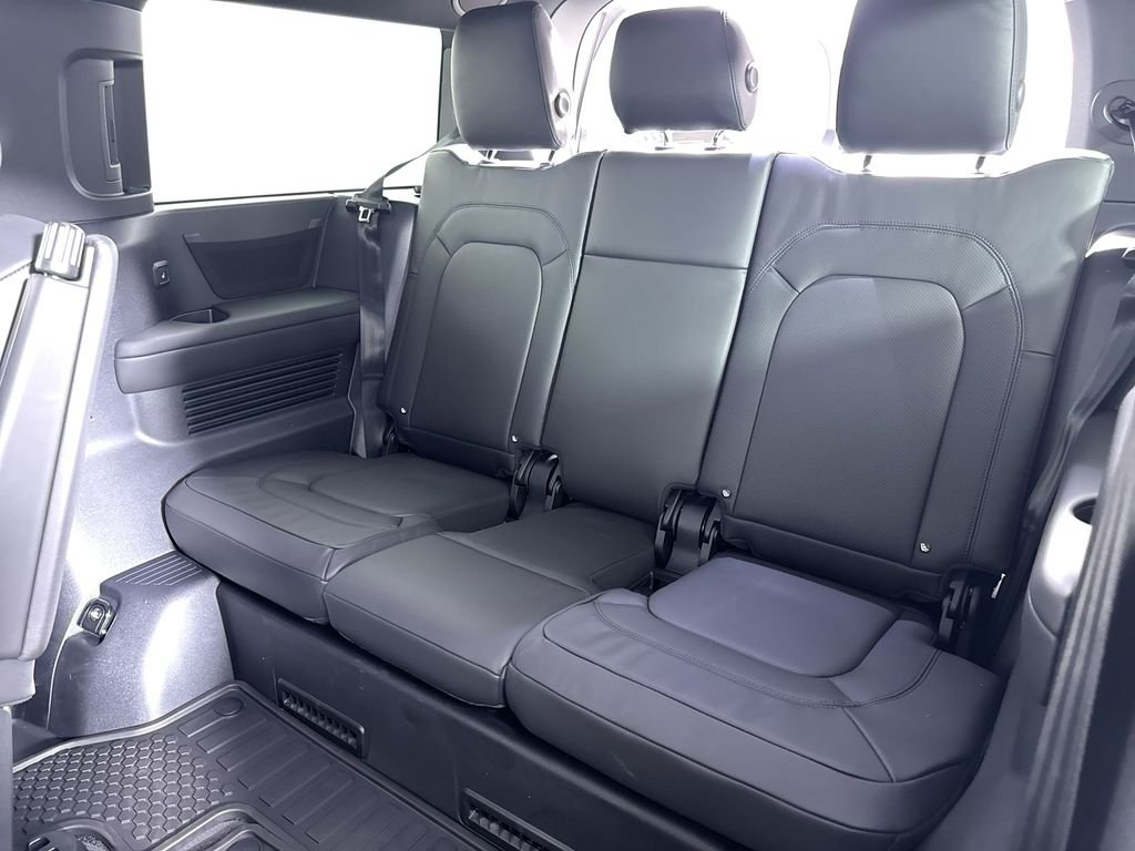 New 2026 BORASCO GRY MET Land Rover X-Dynamic SE image 21