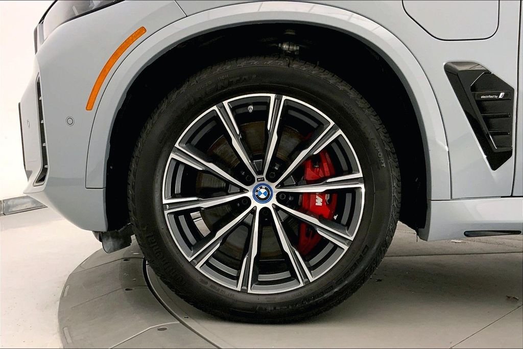 Certified Used 2024 Brooklyn Grey Metallic BMW  image 8