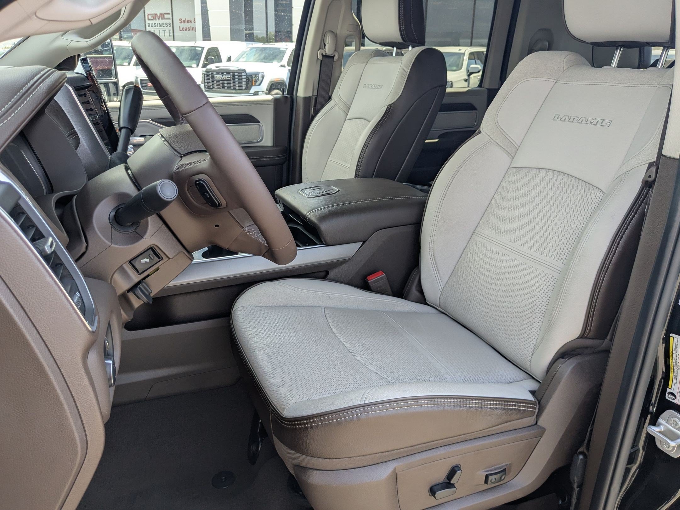 2025 RAM Ram 2500 Pickup Laramie - Photo 15