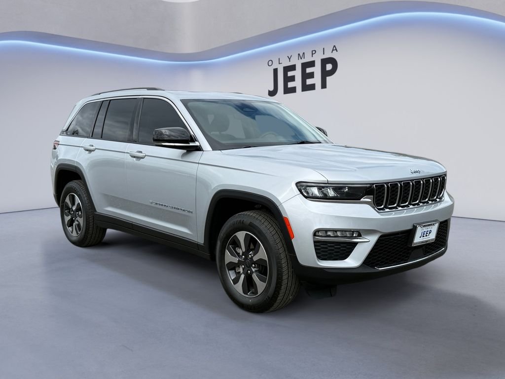 Used 2024 Silver Jeep 4xe image 7