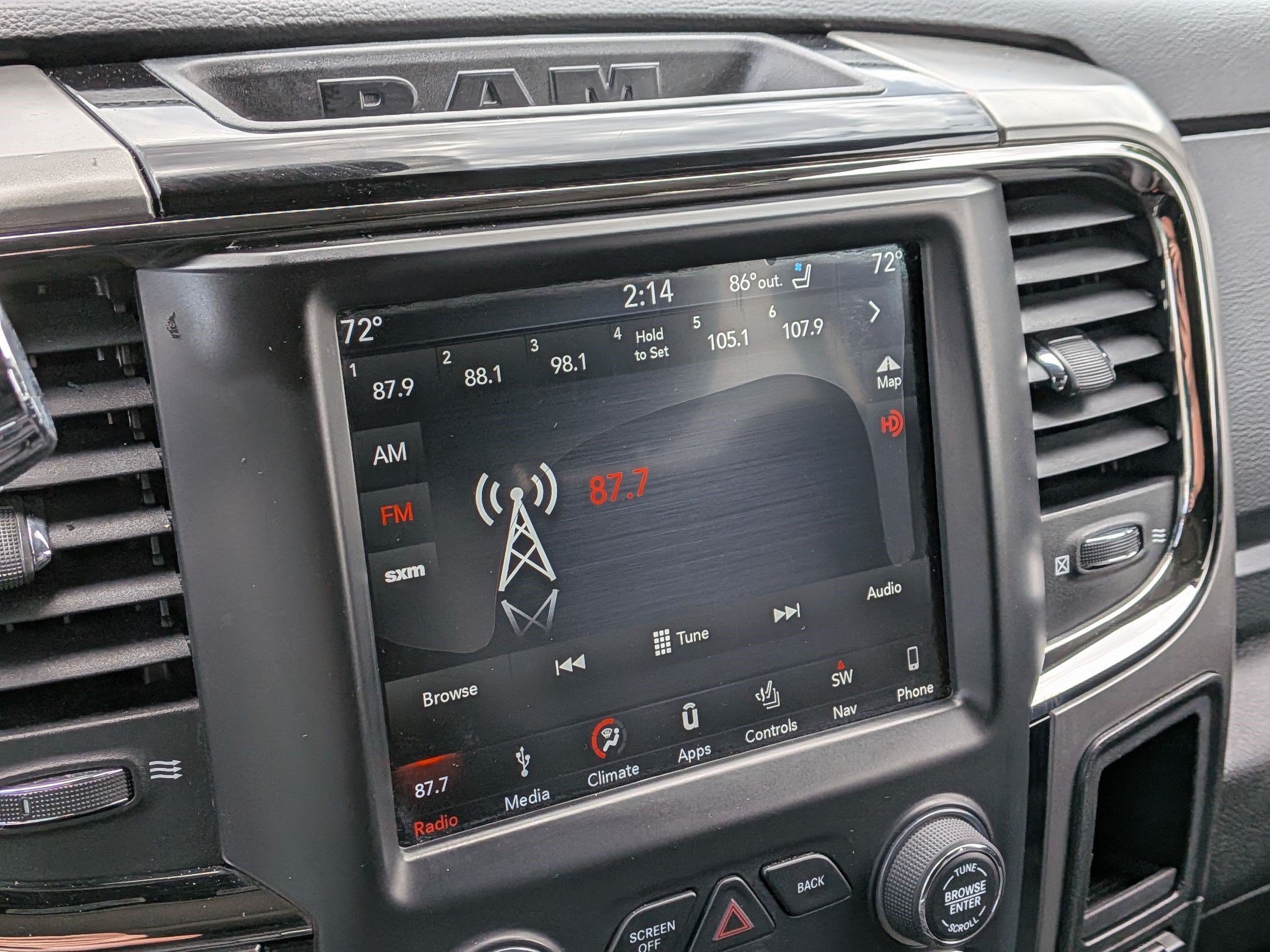 Used 2018 Brilliant Black Crystal Pearlcoat Ram Laramie image 21
