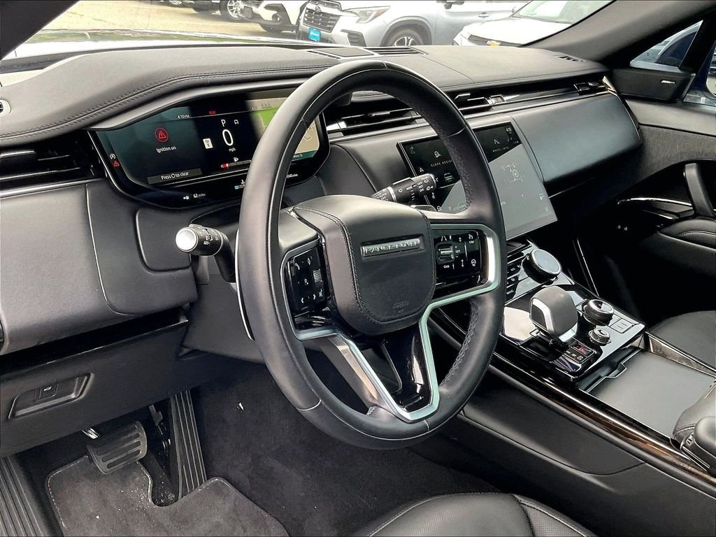 Used 2023 Gray Land Rover SE image 7