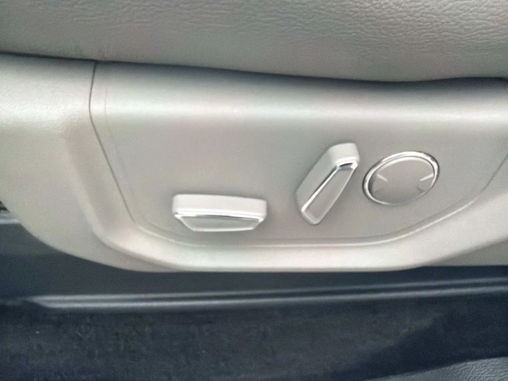Used 2018 Blue Jeans Metallic Ford Lariat image 20