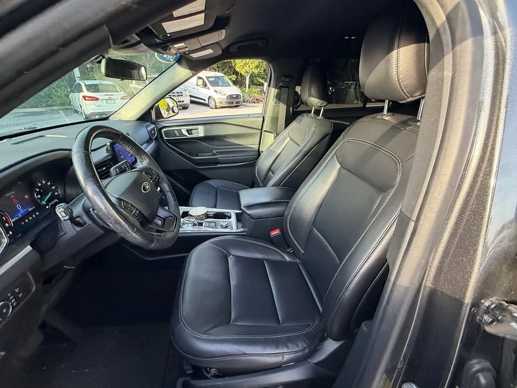 Used 2020 Gray Ford XLT image 9