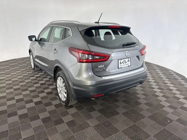 Used 2021 Gray Nissan SV image 7