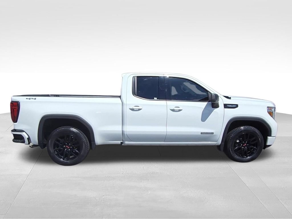 Used 2021 White GMC Elevation image 9