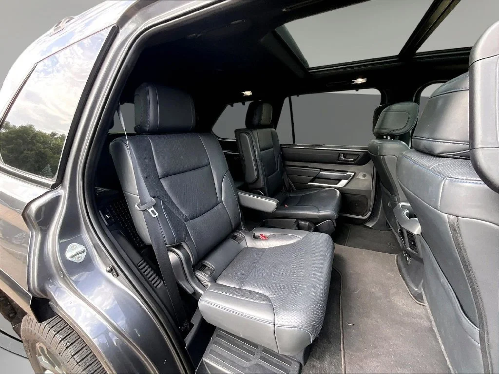 2024 Toyota Sequoia Platinum - Photo 27