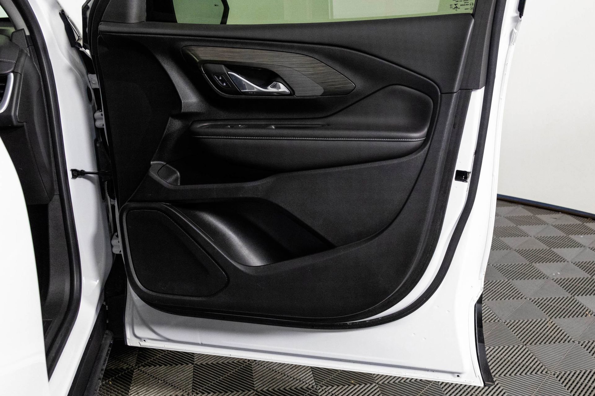 2022 GMC TERRAIN - Image 40