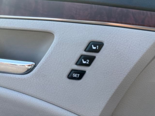 Used 2011 Silver Toyota Limited image 26