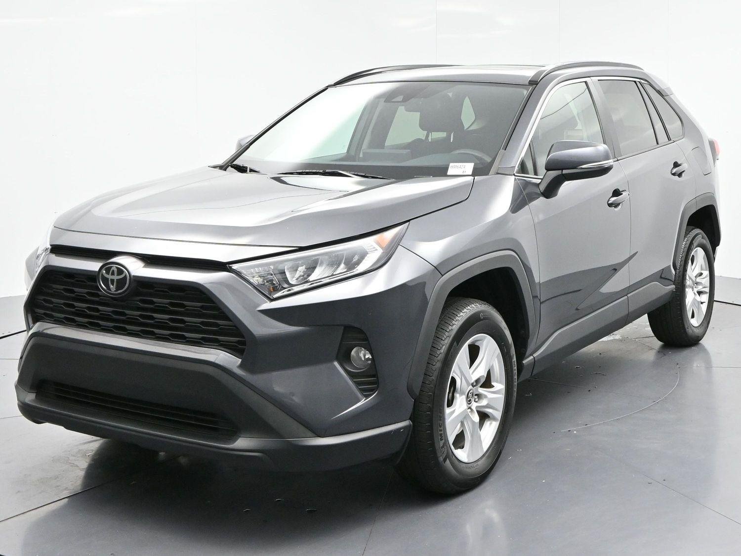 Used 2021 Magnetic Gray Metallic Toyota XLE image 3