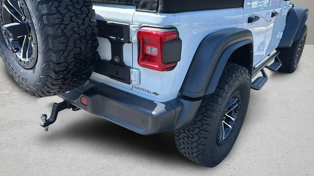 Used 2024 White Jeep Rubicon image 10