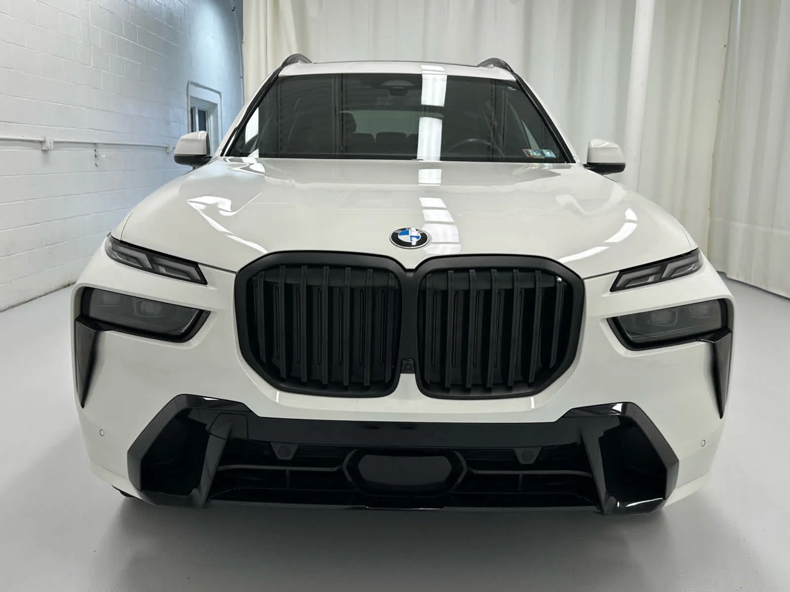 Used 2023 Alpine White BMW xDrive40i image 5