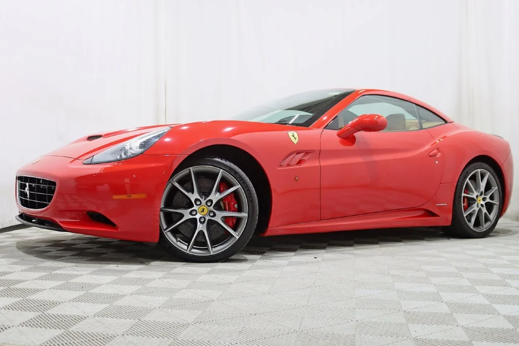 Used 2012 Red Ferrari Base image 2