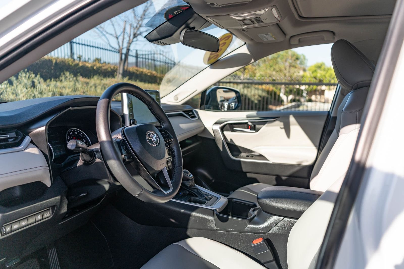 Certified Used 2022 Blizzard Pearl Toyota XLE Premium image 17