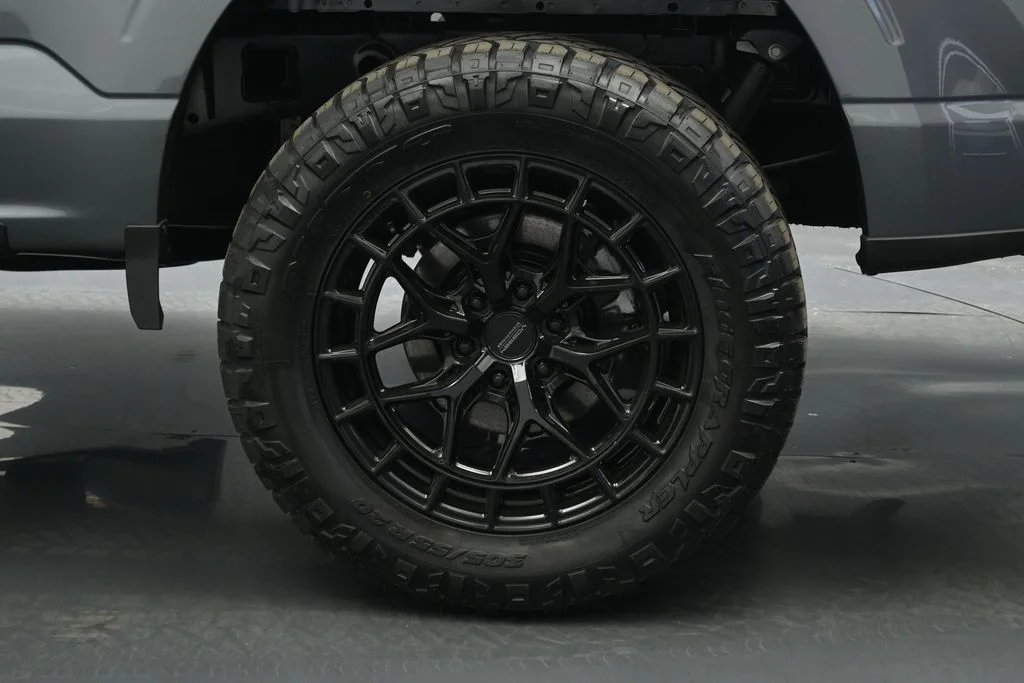 New 2026 Carbonized Gray Metallic Ford XLT image 23