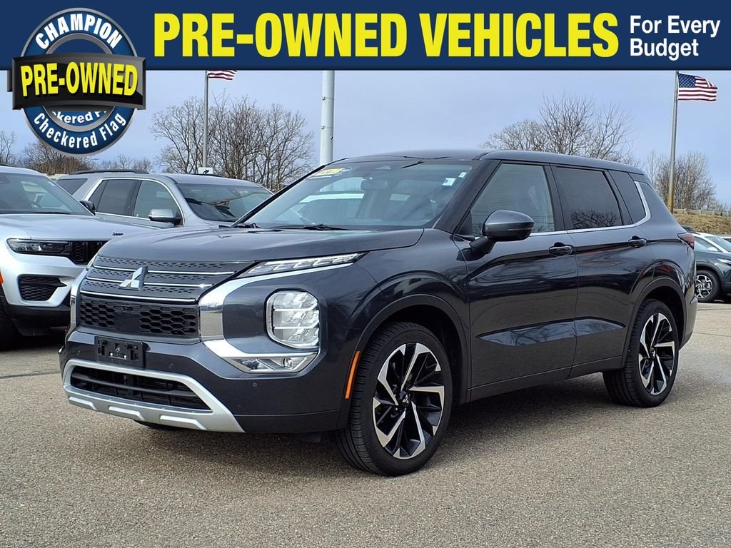 2024 Mitsubishi Outlander SE 2WD's photo