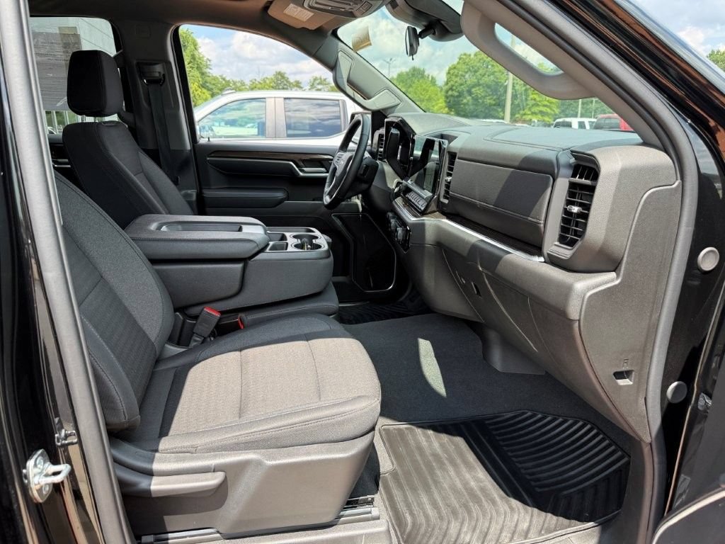 Used 2026 Black Chevrolet LT image 22