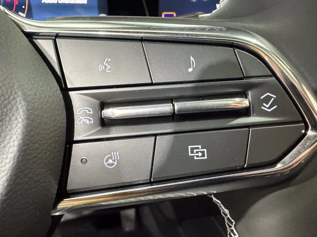 New 2027 Mosaic Black Metallic Chevrolet LT image 17