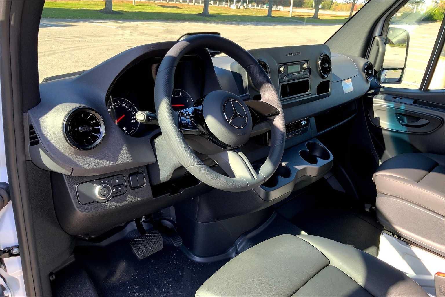 New 2026 Arctic White Mercedes-Benz  image 9