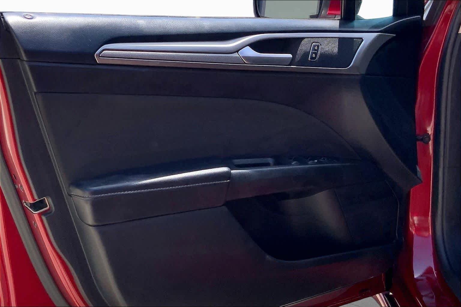 Used 2018 Ruby Red Metallic Tinted Clearcoat Ford SE image 20