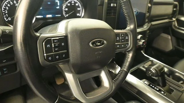 Used 2022 Red Ford XLT image 16