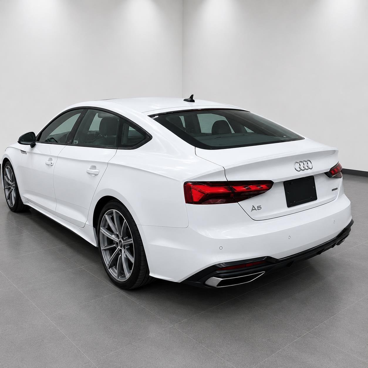 Used 2025 WHITE Audi S line Premium image 2