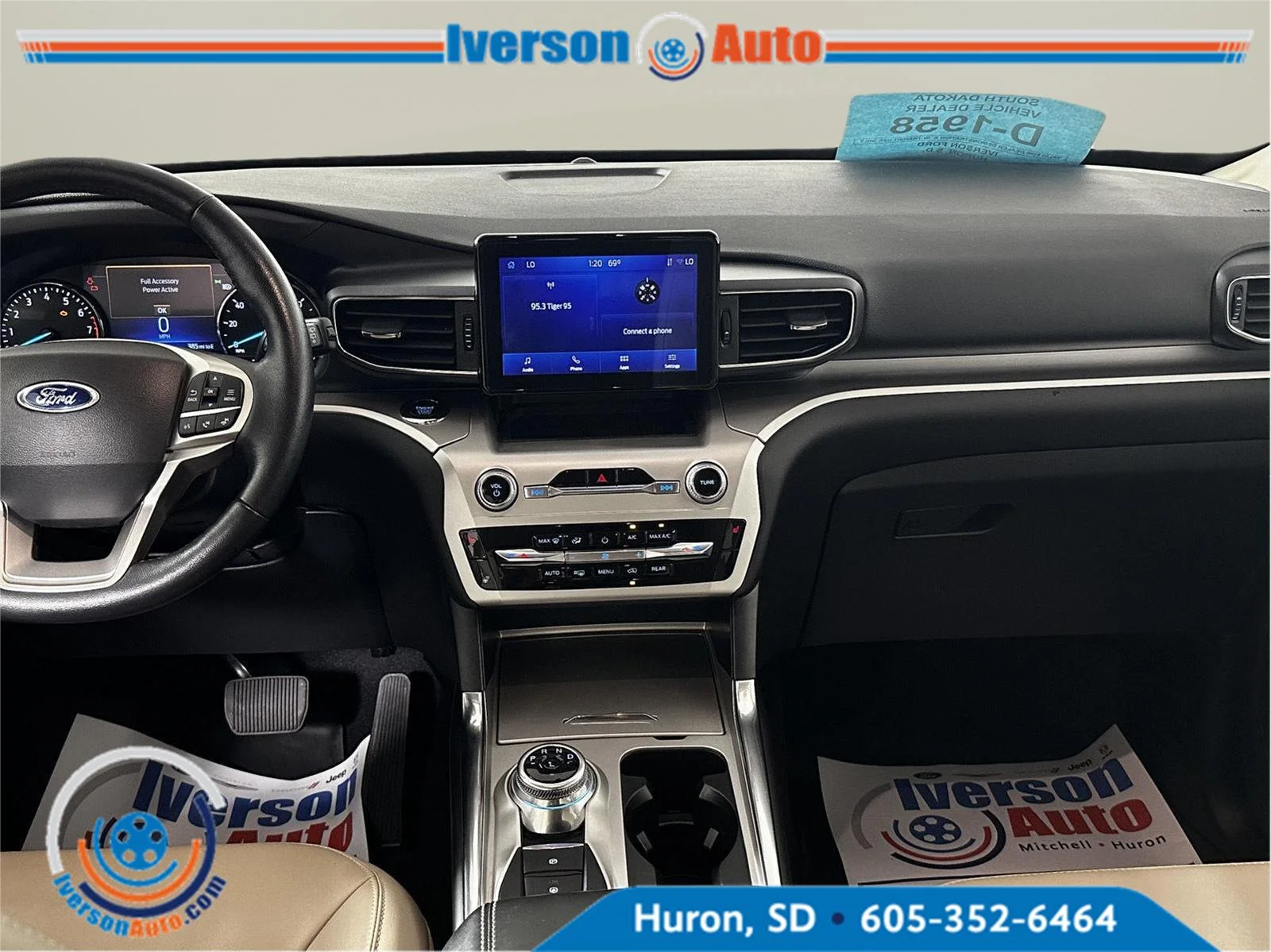 Used 2022 Red Ford XLT image 26