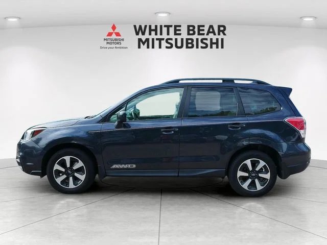 Used 2018 Gray Subaru 2.5i Premium image 3