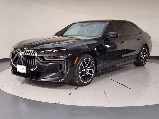 2025 BMW 7 Series 740i Sedan's photo