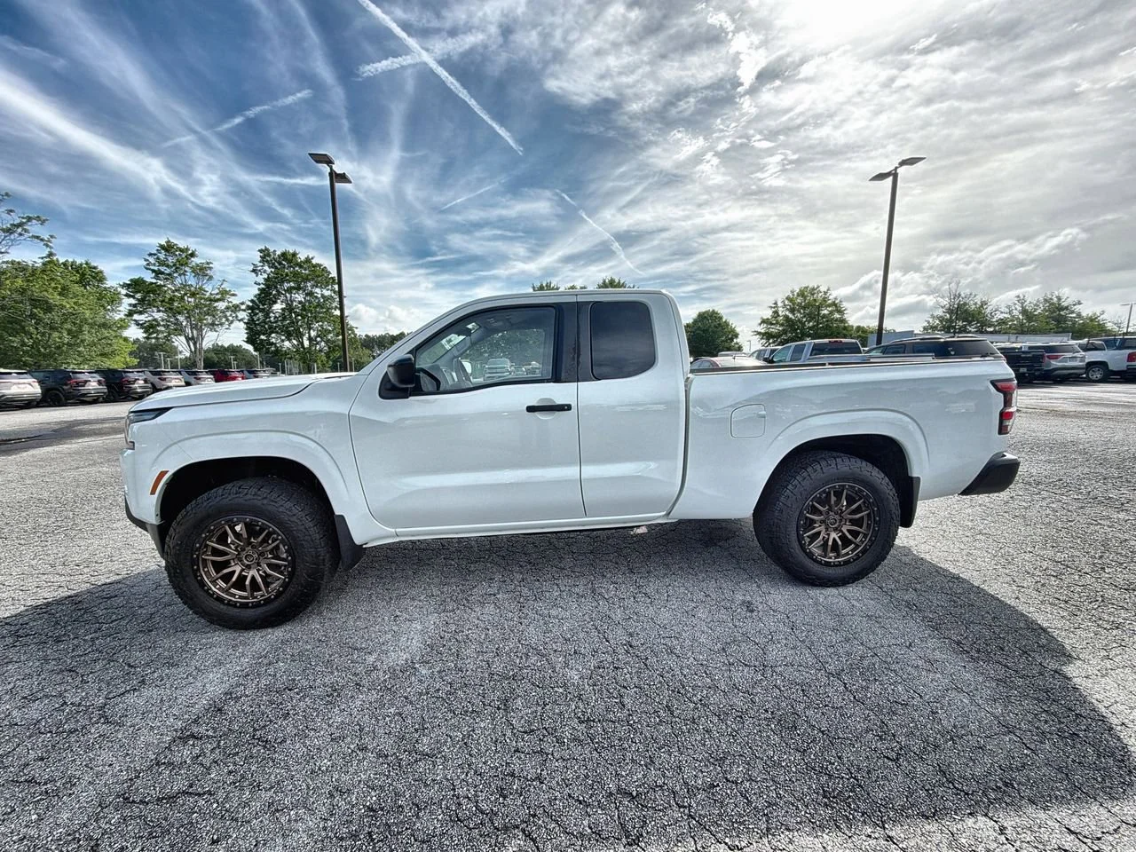 Used 2022 White Nissan King Cab S 4x2 image 5