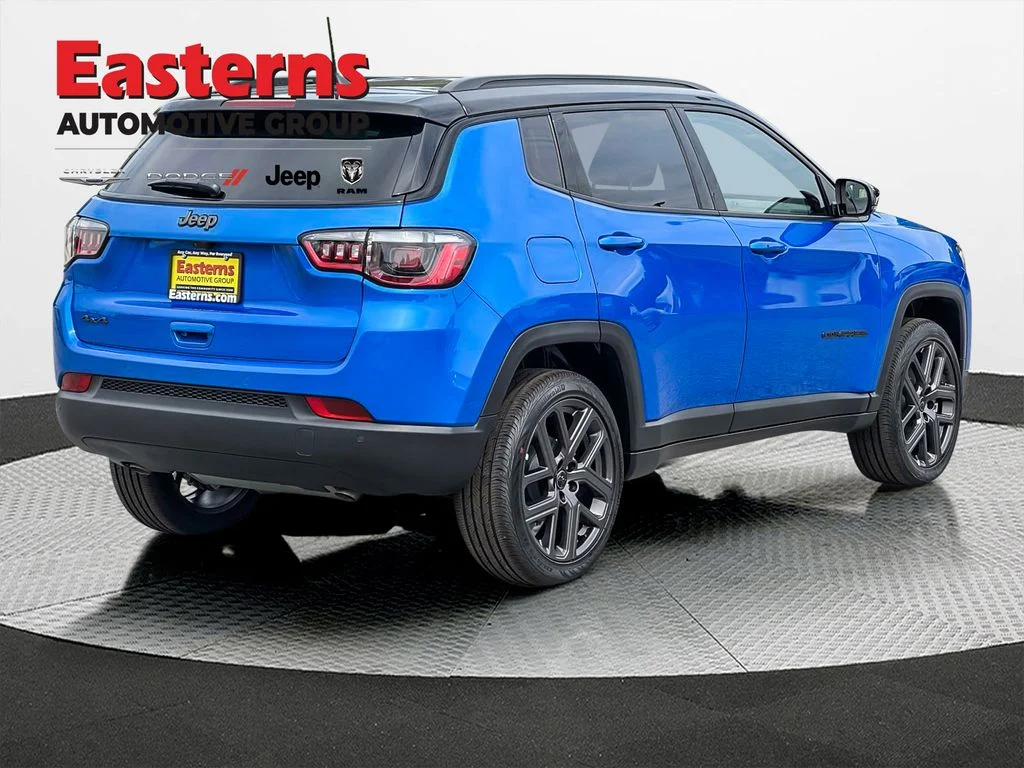 New 2026 Hydro Blue Pearl-Coat Exterior Paint Jeep Limited image 7