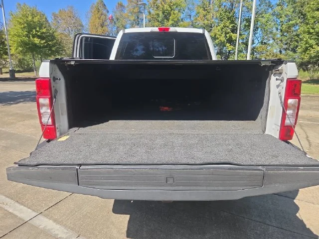 Used 2022 White Ford Lariat image 32