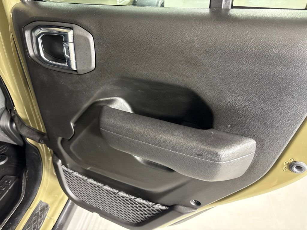 Used 2025 Green Jeep Rubicon image 26