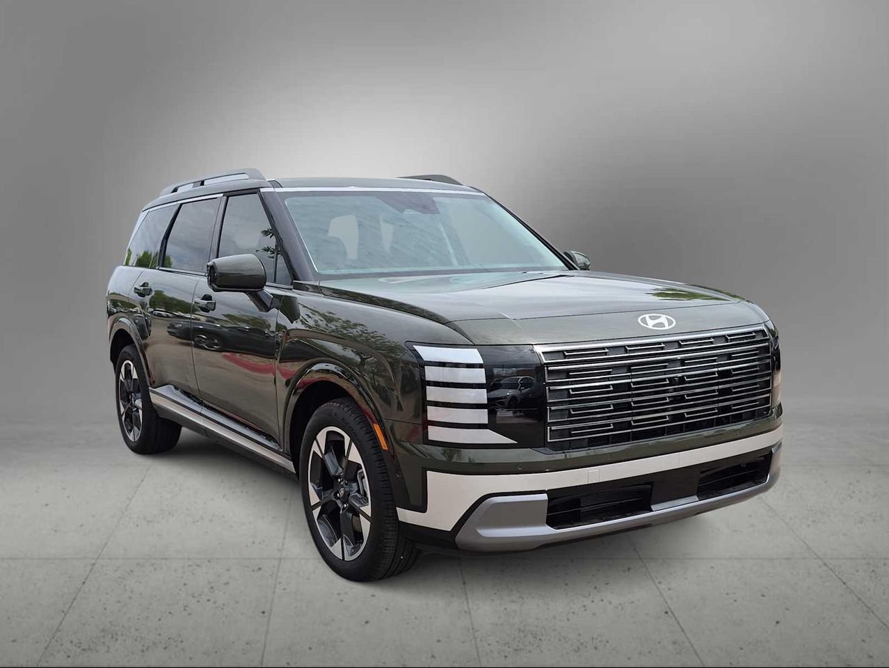 New 2026 Titan Green Hyundai Limited image 2