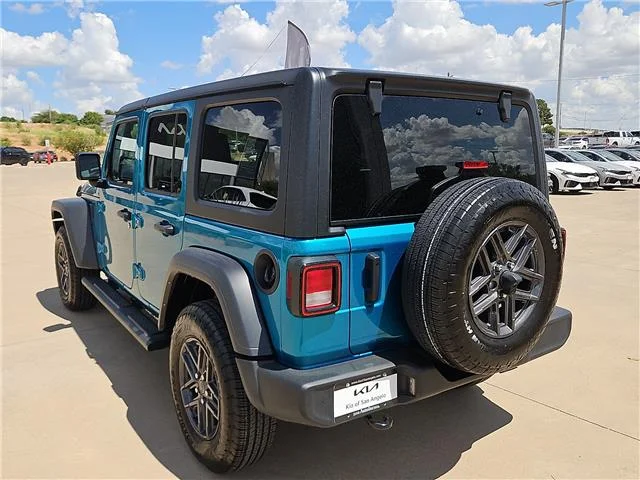 Used 2024 Blue Jeep Sport S 4x4 image 3