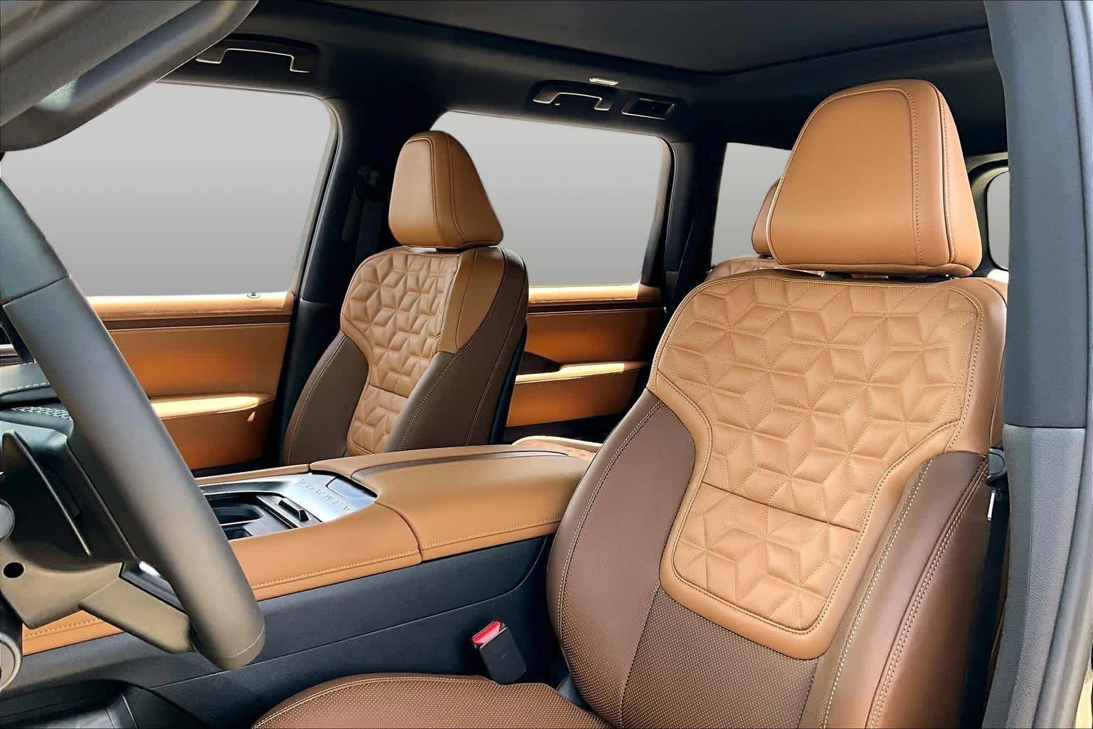 New 2026 Super Black Nissan Platinum Reserve image 18